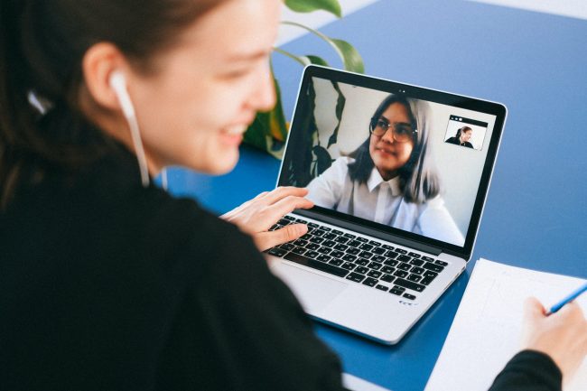 Le télétravail est obligatoire en raison de la COVID 19